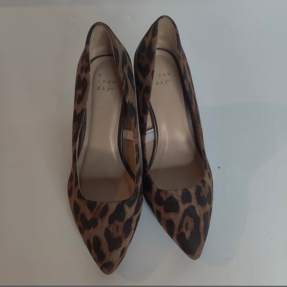 A New Day Leopard Print Gemma
Pointed Toe Stiletto Heels. Size 6w - Picture 3 of 11